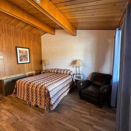 Ace Crown Motel Medicine Hat Eksteriør bilde