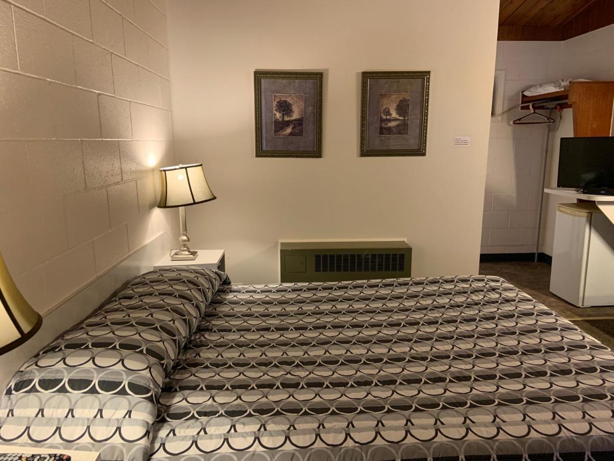 Ace Crown Motel Medicine Hat Eksteriør bilde