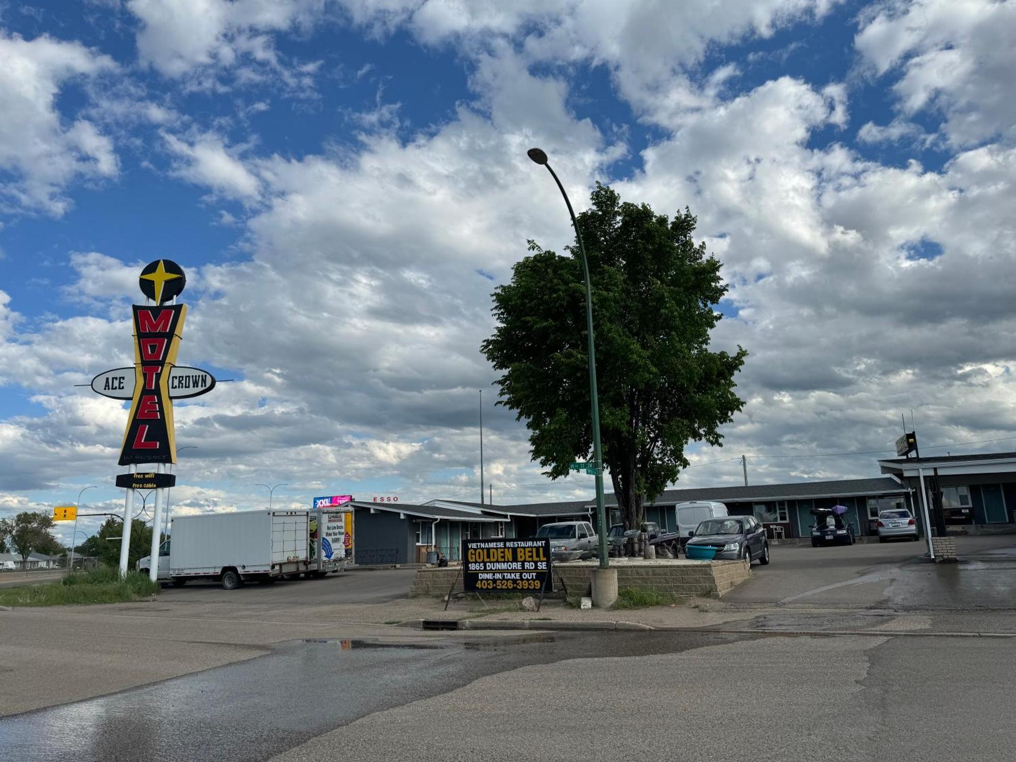 Ace Crown Motel Medicine Hat Eksteriør bilde