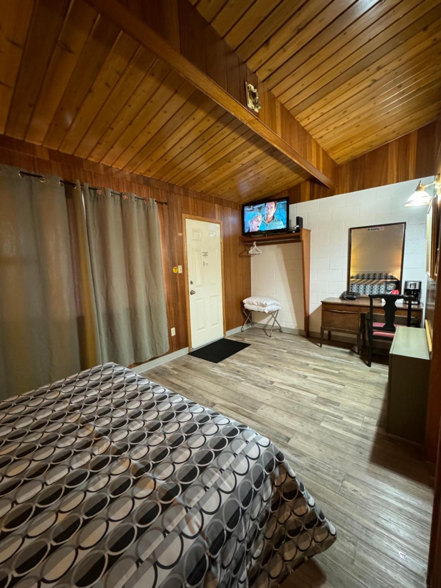 Ace Crown Motel Medicine Hat Eksteriør bilde