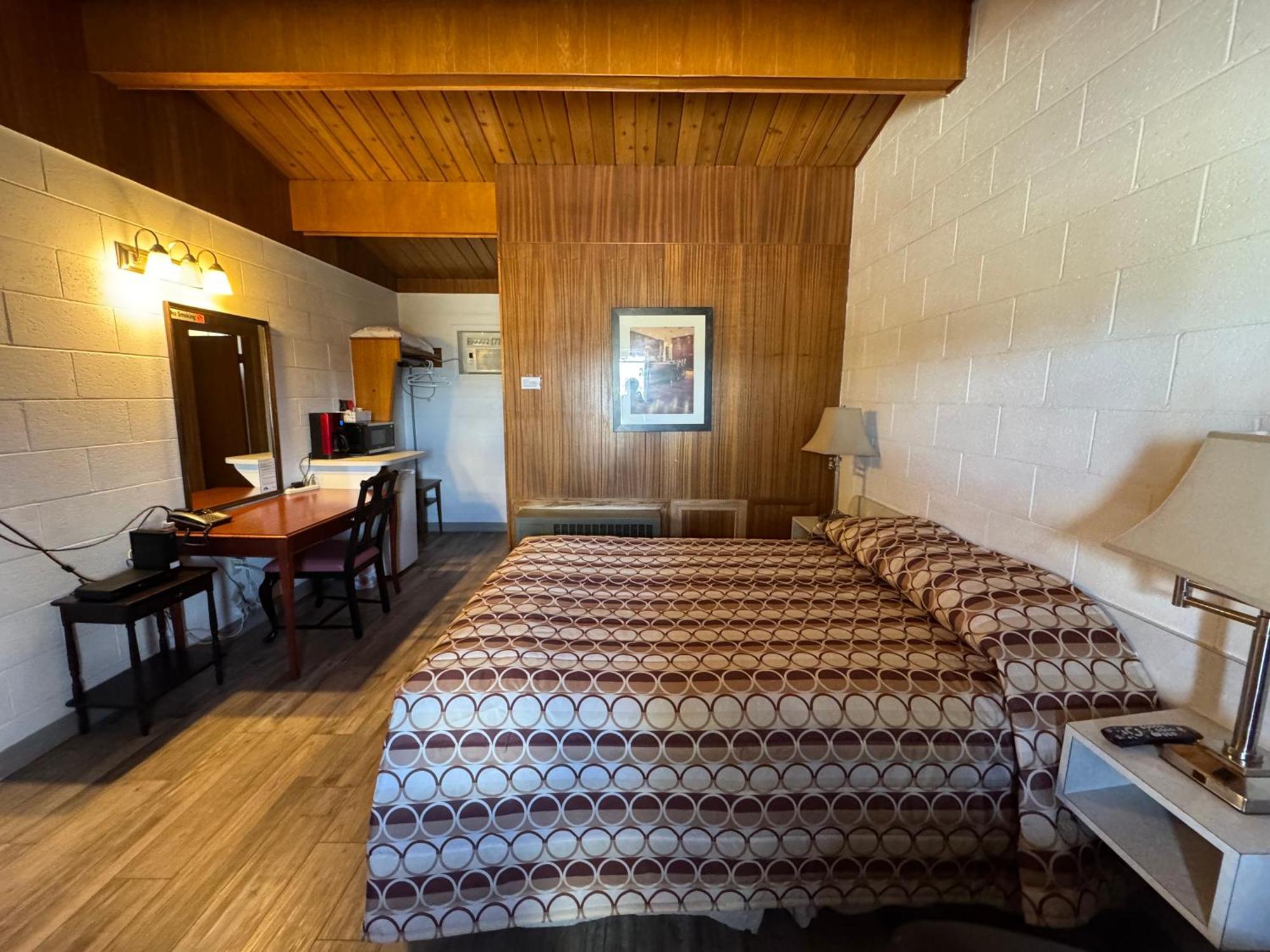 Ace Crown Motel Medicine Hat Eksteriør bilde