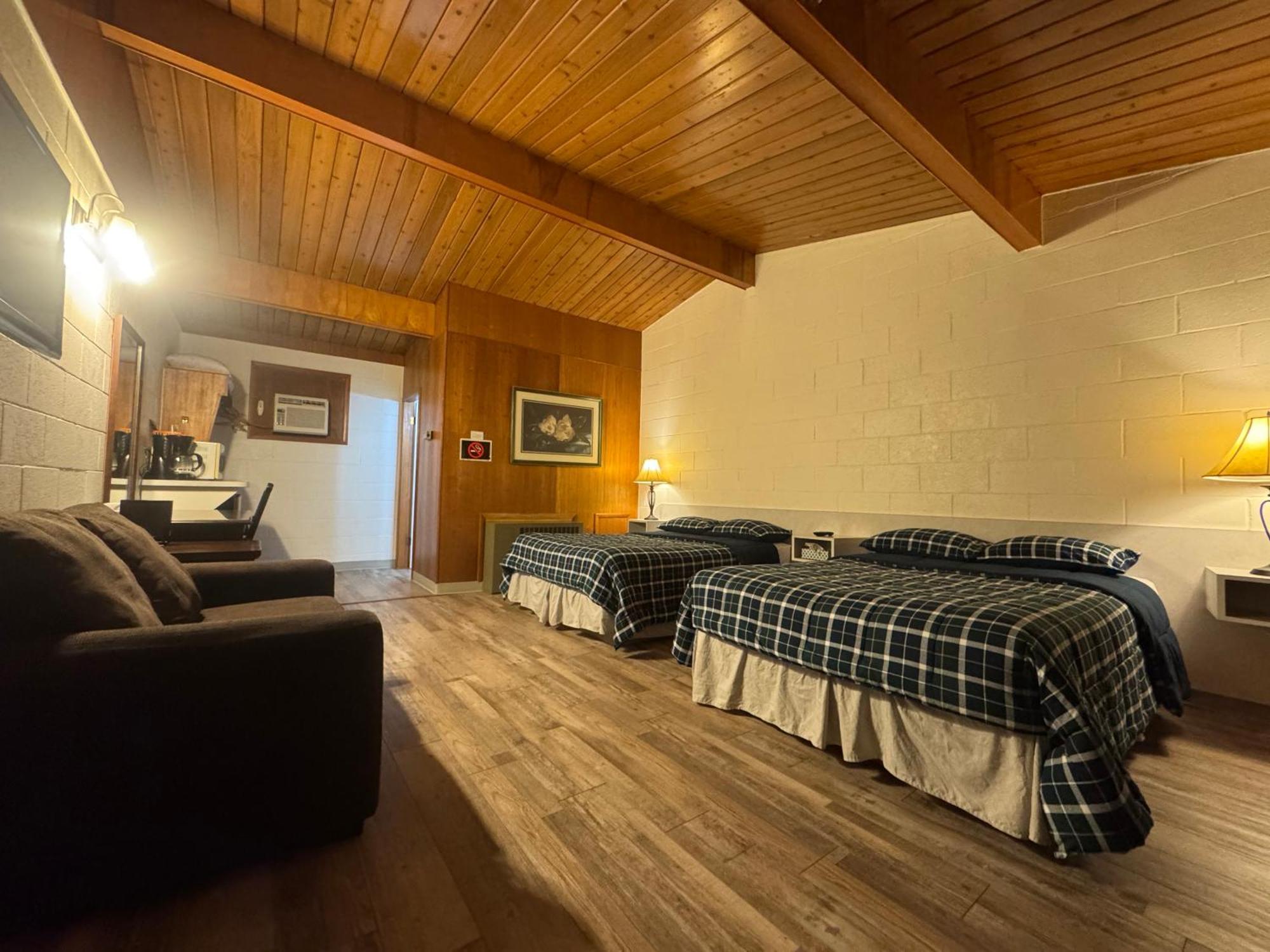 Ace Crown Motel Medicine Hat Eksteriør bilde