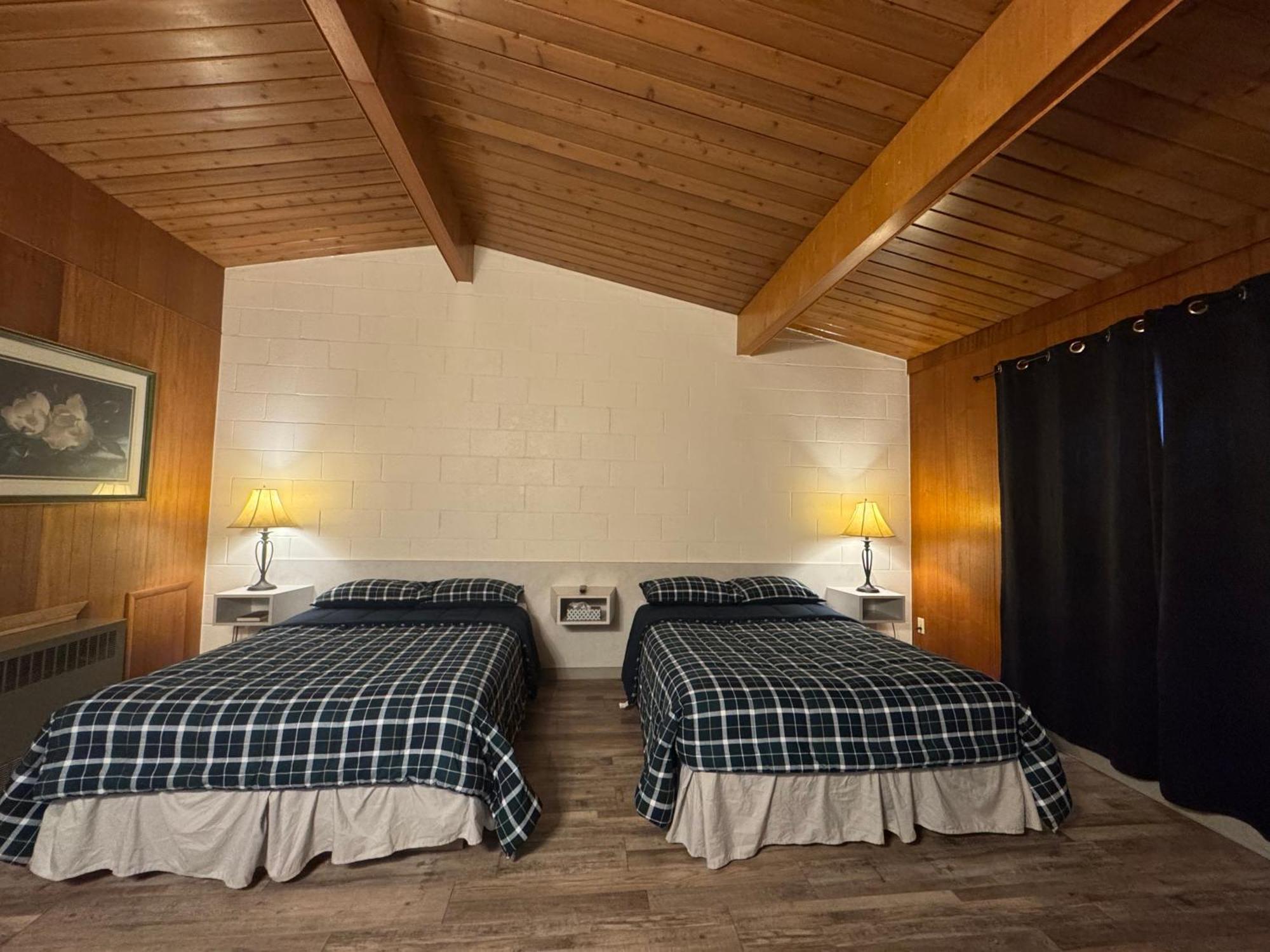 Ace Crown Motel Medicine Hat Eksteriør bilde