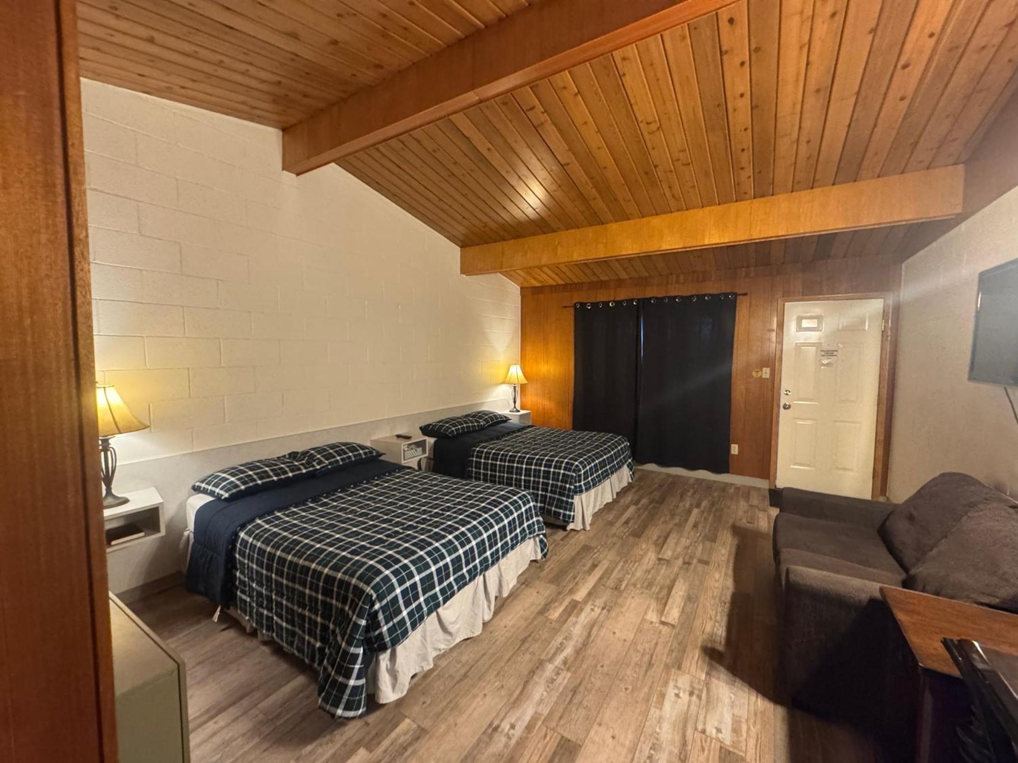 Ace Crown Motel Medicine Hat Eksteriør bilde