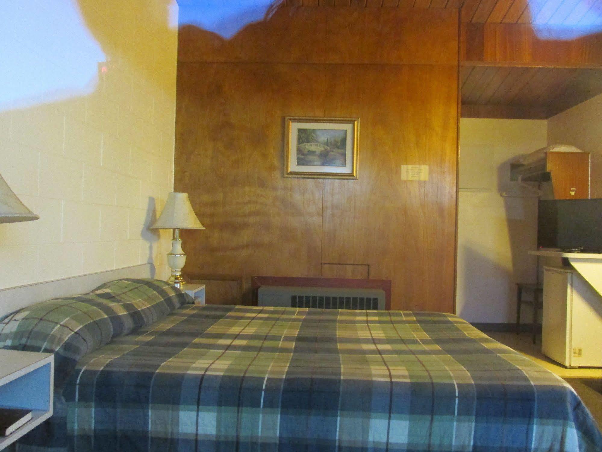 Ace Crown Motel Medicine Hat Eksteriør bilde