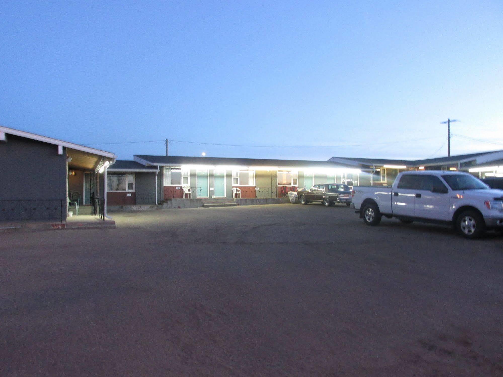 Ace Crown Motel Medicine Hat Eksteriør bilde